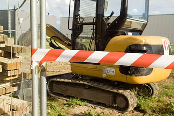 Сигнальна стрічка "HPX Barrier Tape" для огородження територій (ШПХ Барьер Тэйп) 